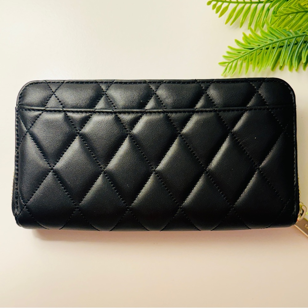Kate Spade Quilted Black Leather Zip Around Wallet NWT - Picture 4 of 16